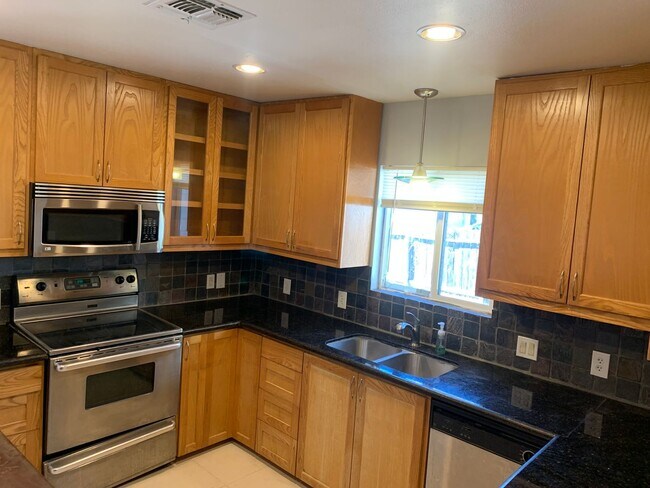 Foto del edificio - 3629 Lawnview St