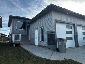 Building Photo - 9025-9080A 80A Ave