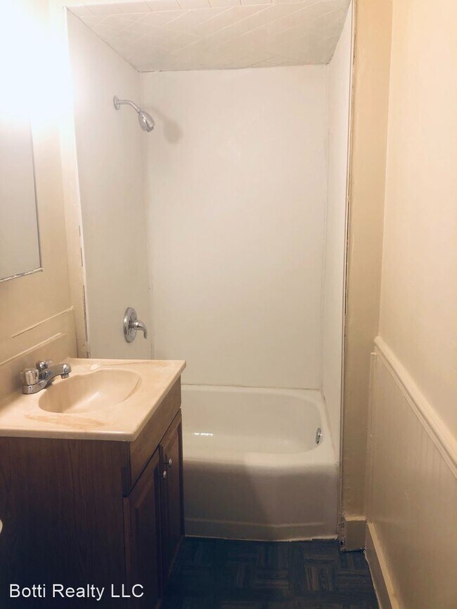 Foto del edificio - 3 br, 1 bath House - 924 Grant Ave