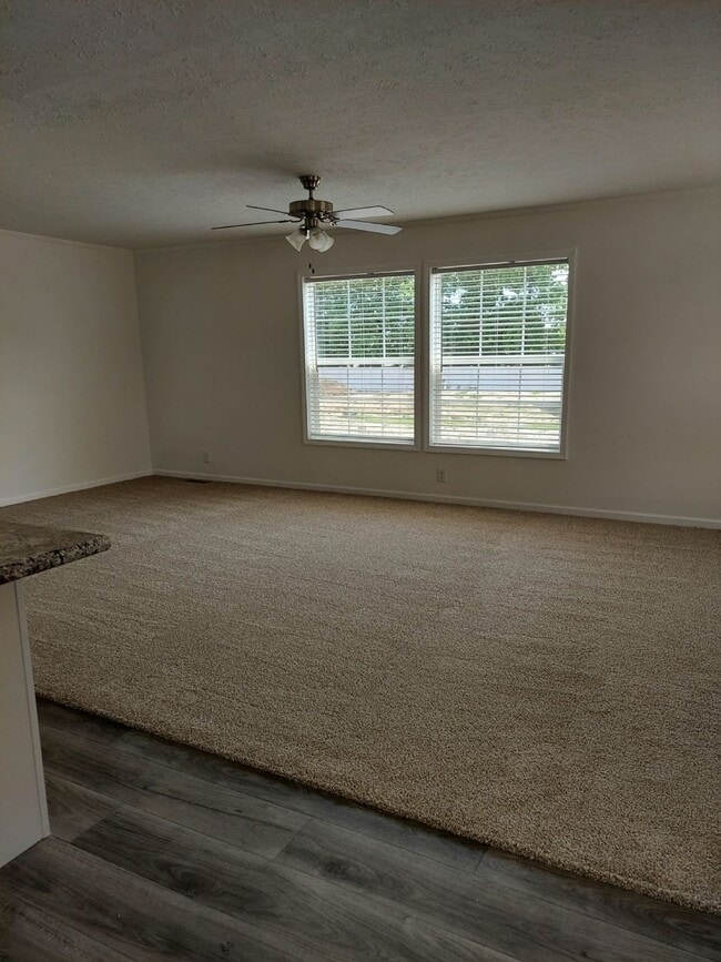 Building Photo - 52522 Willow Wood Ct