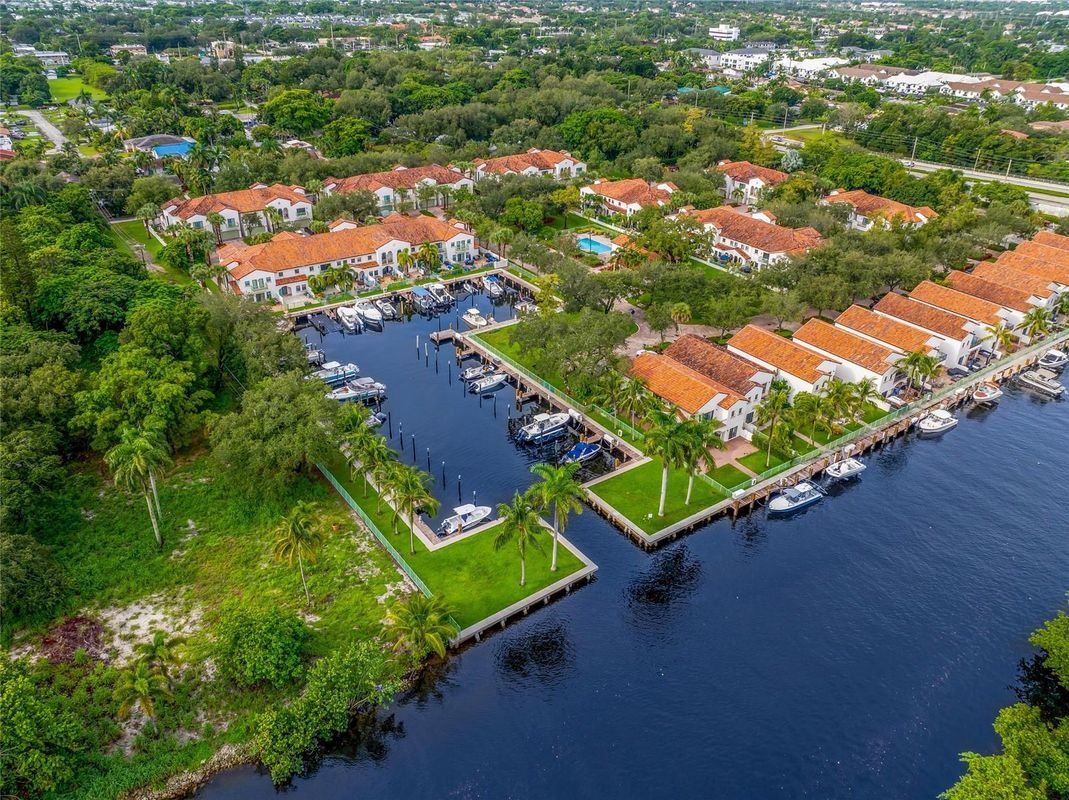 Foto principal - 2900 Hidden Harbour Ct