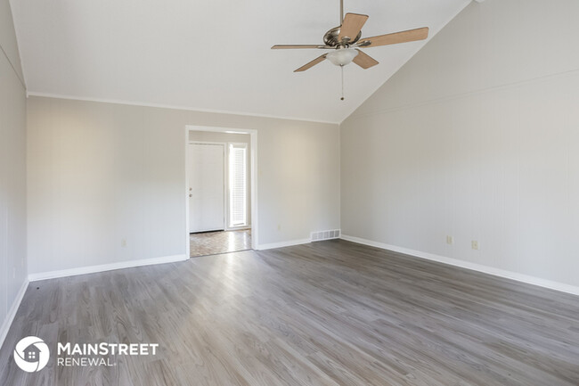 Building Photo - 4454 Westbury Dr