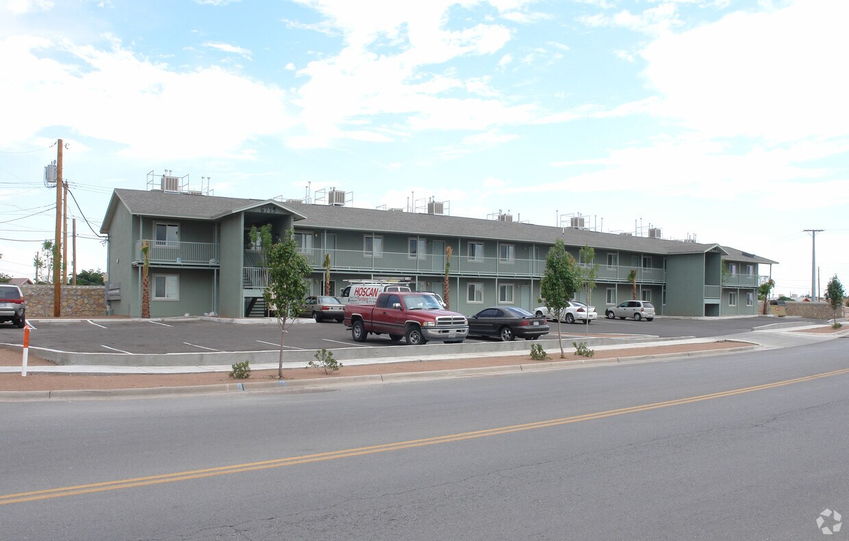8715 de Independence, Drive - 8715 Independence Dr