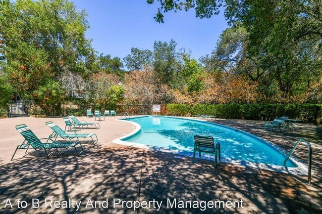 Building Photo - 2 br, 1 bath House - 7110 Rainbow Dr #9