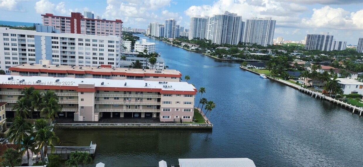 Primary Photo - 2017 S Ocean Dr