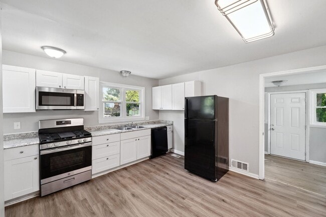 Building Photo - Charming 3BR House in Gastonia