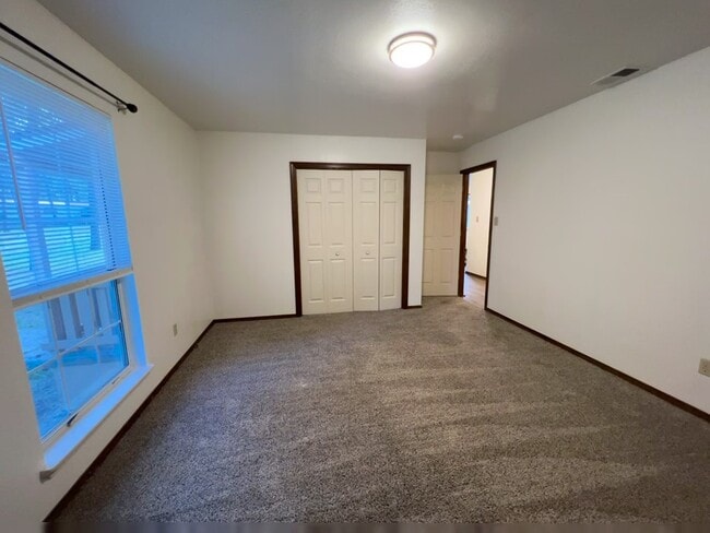 Building Photo - 108 Raymond Buckner Dr