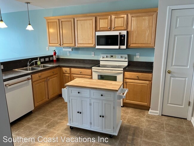 Building Photo - 3 br, 2 bath House - 408 Moat Court