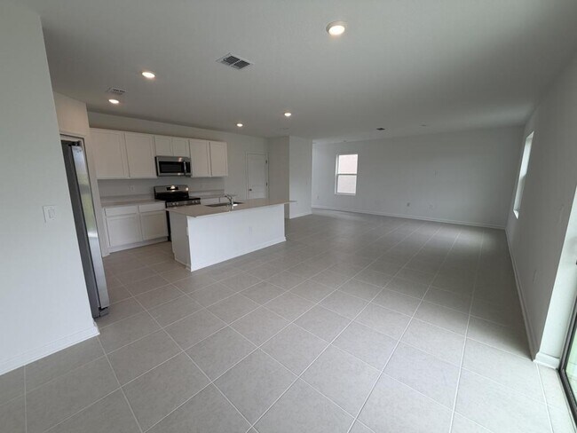 Foto del edificio - 2482 Hallow Gdn Rd