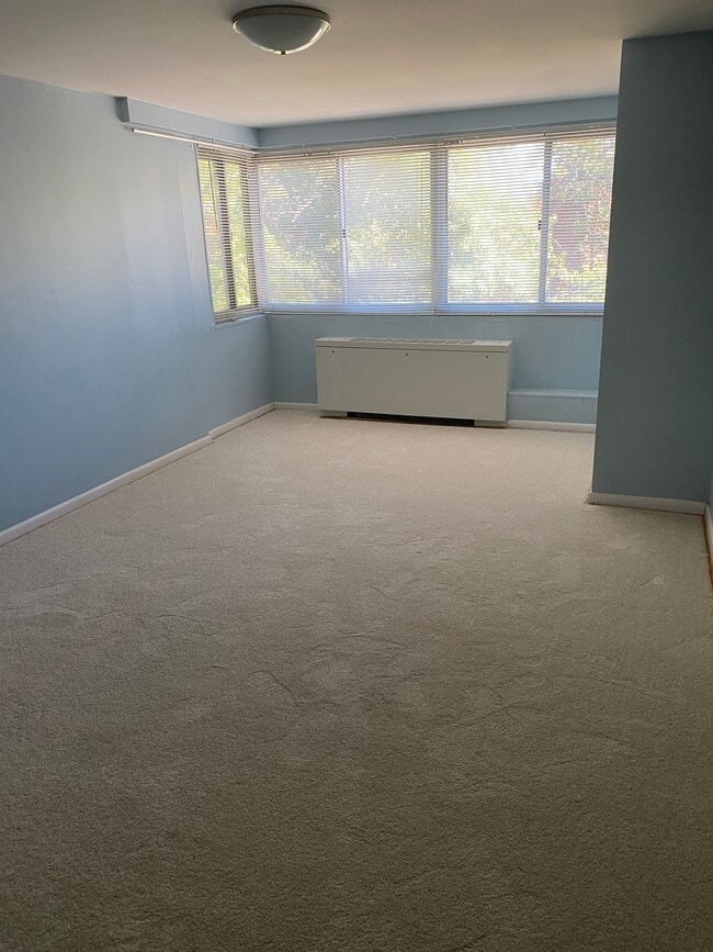 Building Photo - 6445 Luzon Avenue Northwest