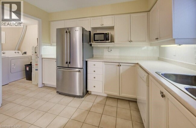 Photo du bâtiment - 17 King St E