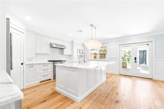 Building Photo - 308 7th St