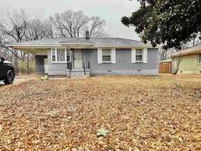 Building Photo - 3345 Charlotte Rd