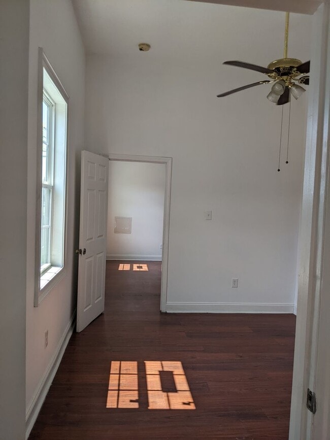Building Photo - 1601 Marigny St