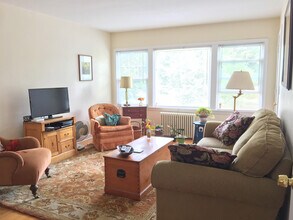 Building Photo - 303 Ridge Ave