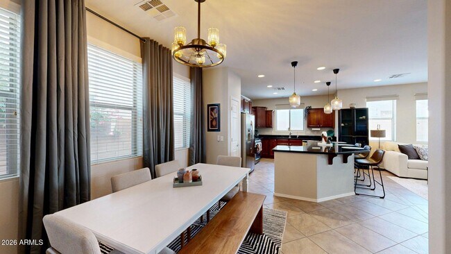 Foto del edificio - 3272 E Meadowview Dr