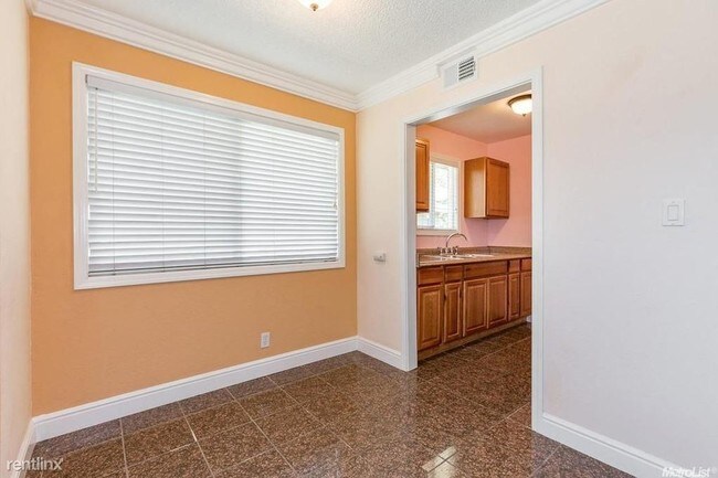 Building Photo - 4520 Greenholme Dr
