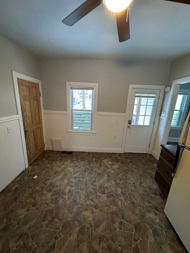 Foto del edificio - 684 W Broad St