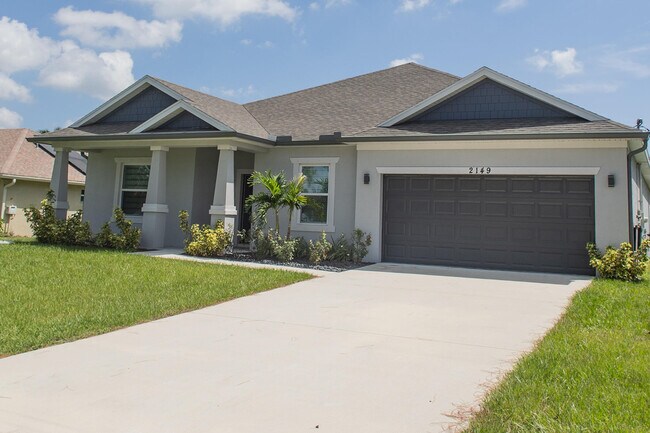 Building Photo - 2149 SW Susset Ln