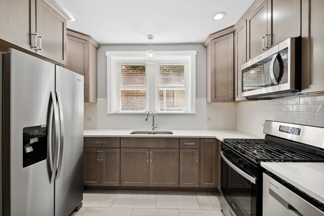 Foto del edificio - 1127 S Mason Ave