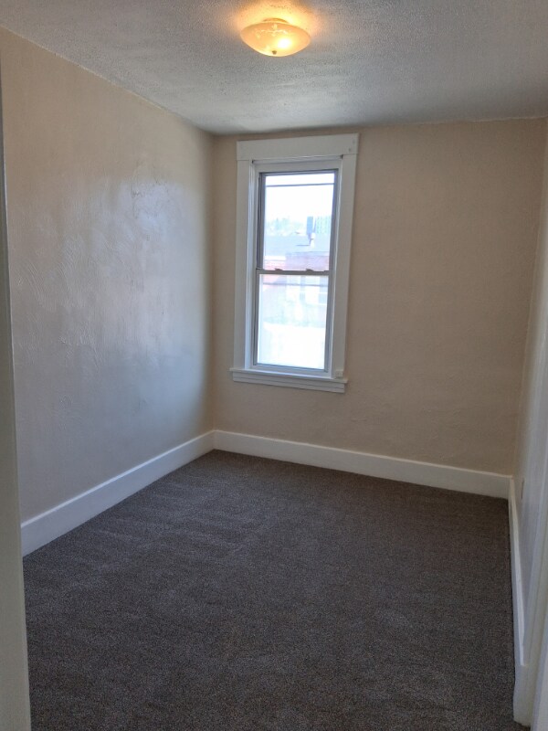 Foto del edificio - 433 Maplewood Ave