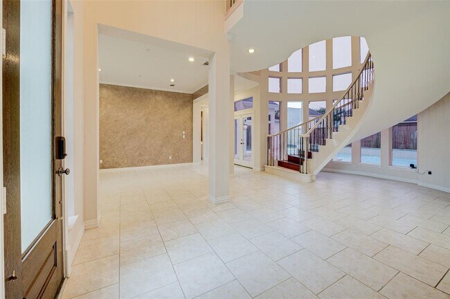 Building Photo - 3615 Whidbey Ct