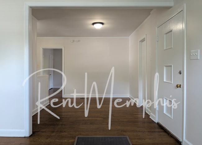 Building Photo - 72 S Larchmont Dr