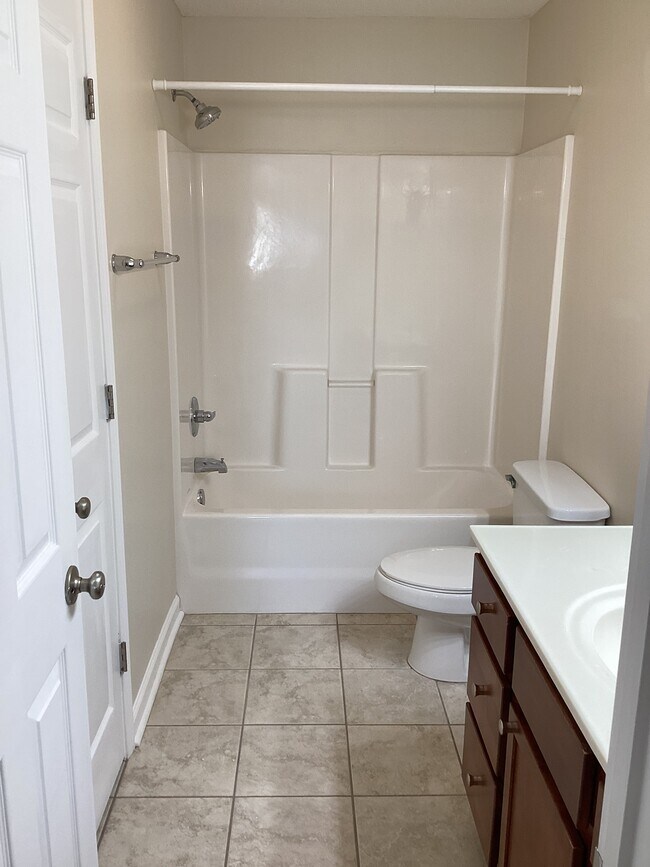 Foto del edificio - 1107 Crocus Ln