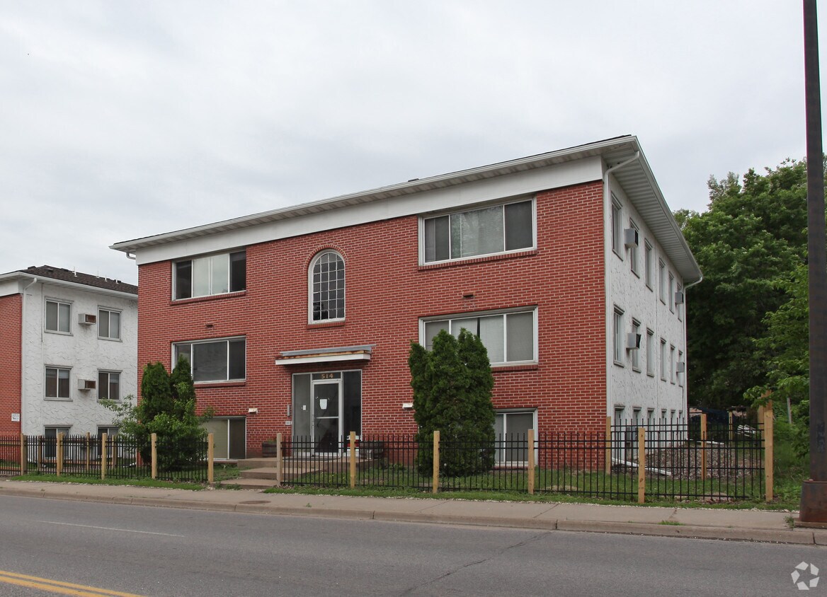 Primary Photo - 514 Huron Blvd SE