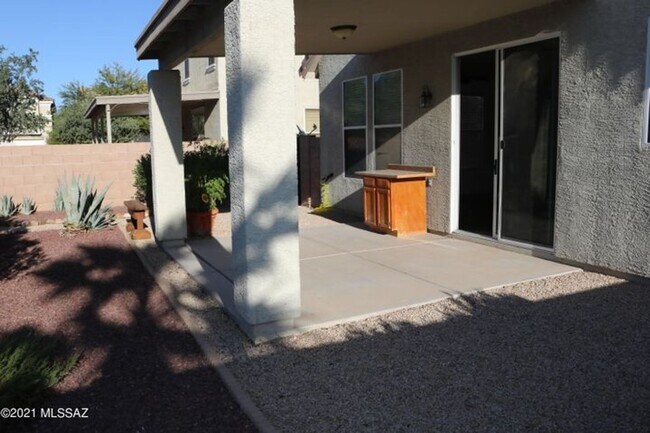 Foto del edificio - Move in Ready 2 bedroom 2 bath with den!
