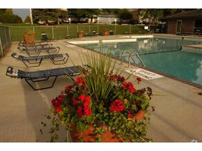 rochester gates pool mn apartments