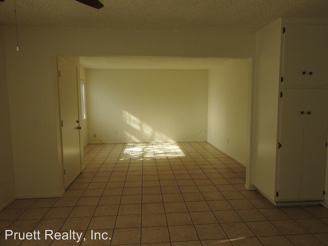 Building Photo - 4757 Bermuda Ave