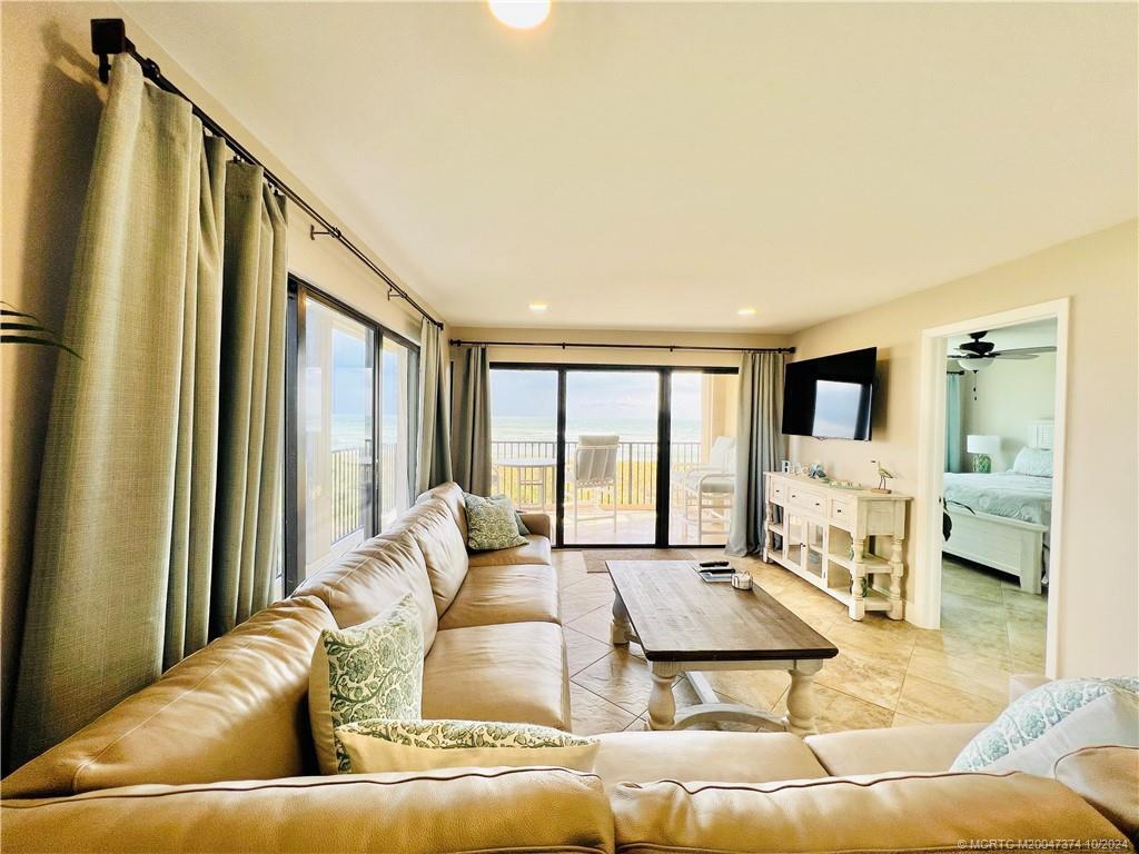Primary Photo - 10310 S Ocean Dr