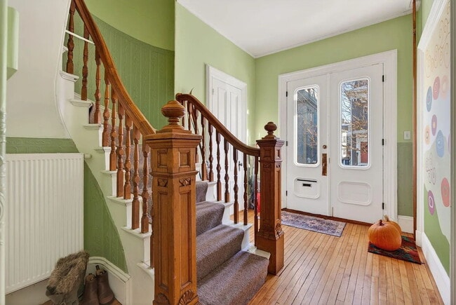 Building Photo - 31 Cushman St