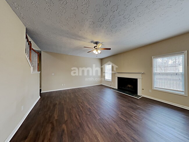 Building Photo - 3425 Cascade Falls Drive