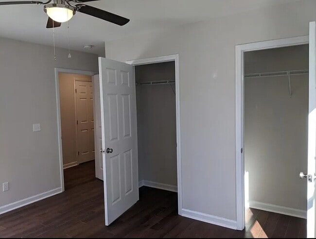 Building Photo - 544 Castlewood Cir