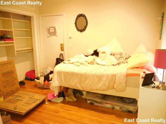 Foto del edificio - 57 Westland Ave