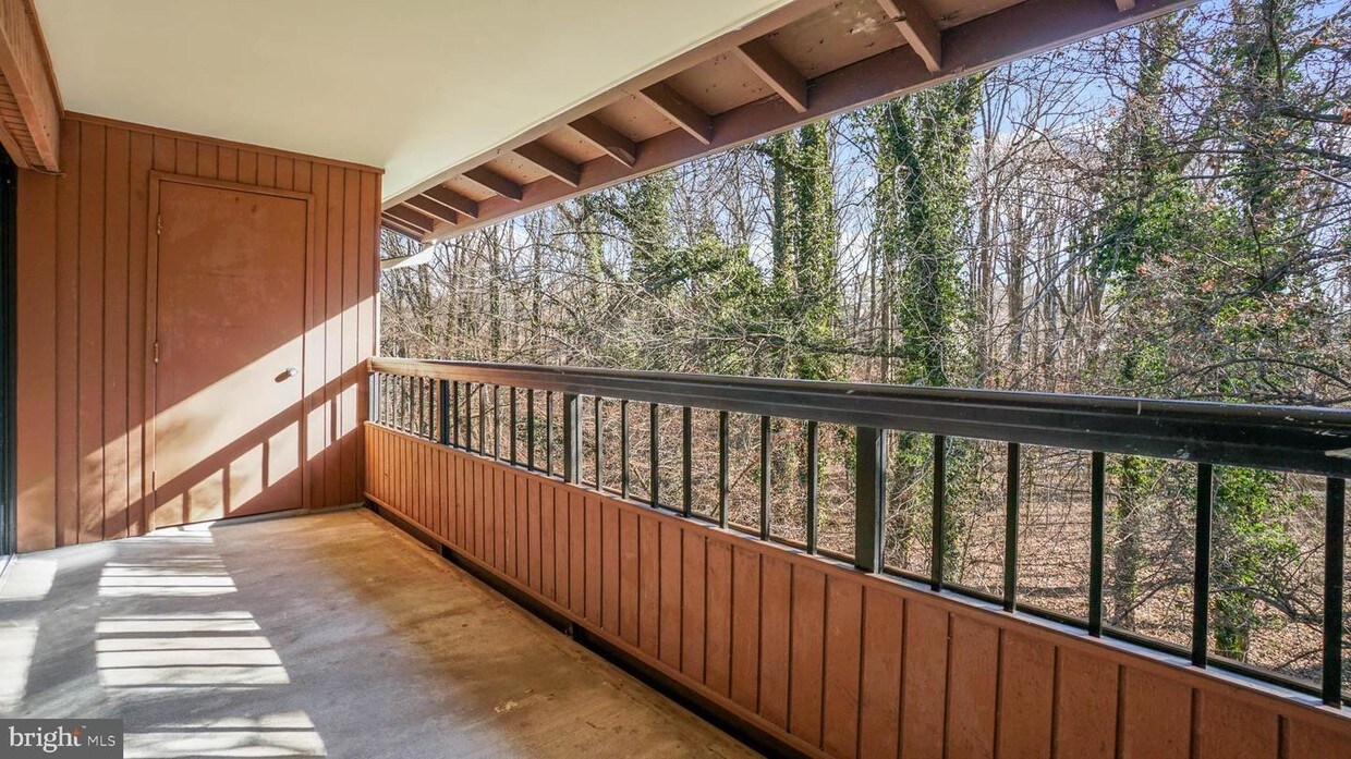 5701 Harpers Farm Rd Unit E, Columbia, MD 21044 Room for Rent in