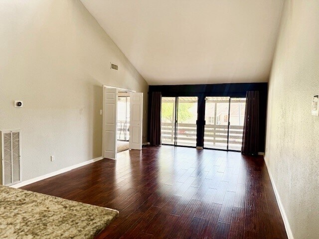 Foto del edificio - 178 April Point Dr N