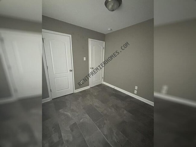 Building Photo - 8117 Orchard Dr