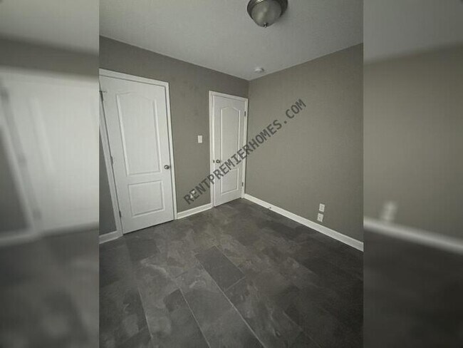 Foto del edificio - 8117 Orchard Dr