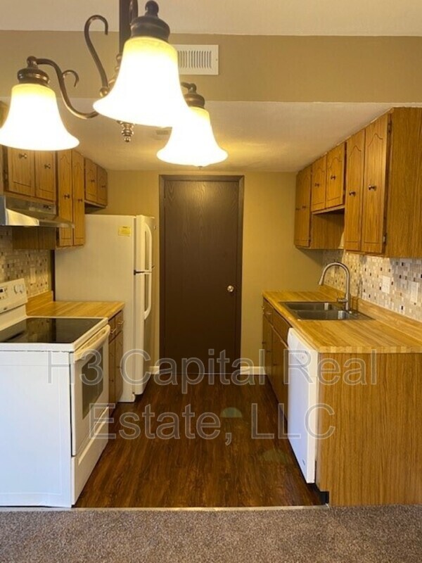 Building Photo - 2333 Frank Scott Pkwy W