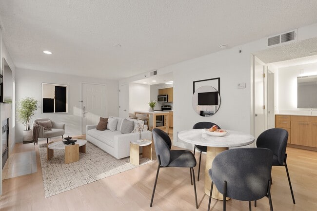 Foto del edificio - AVIA Lofts on Parkway