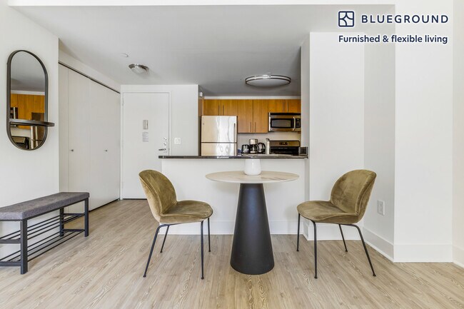 Foto del edificio - 4-75 48th Avenue-SI FL2-ID1845