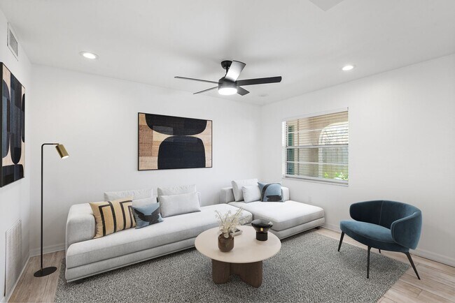 Foto del edificio - GULFPORT APARTMENT FOR RENT!