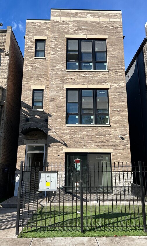 Primary Photo - 6534 S Maryland Ave