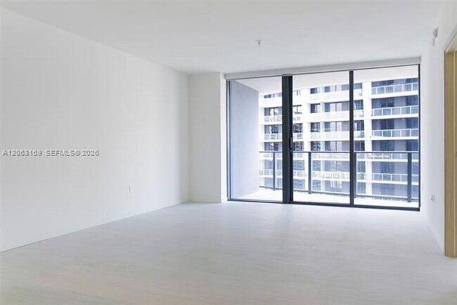 Photo - 1000 Brickell Plz cu-4205 Apartment