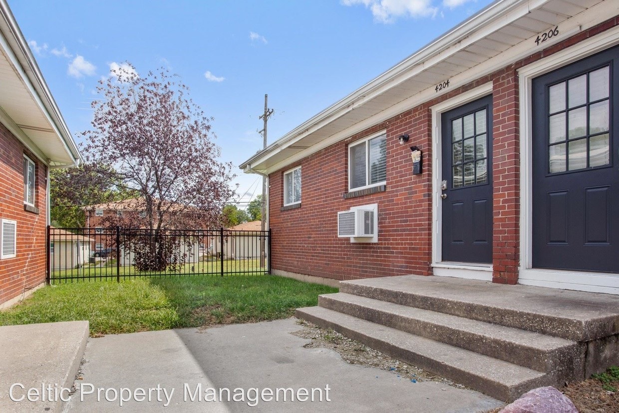 Primary Photo - 4200-4214 Lloyd St