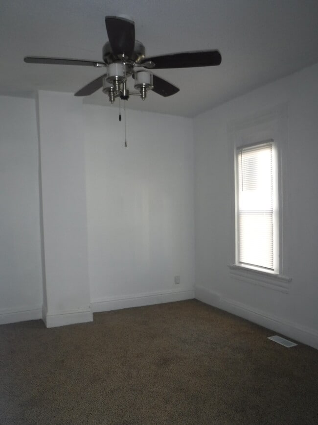 Foto del edificio - 6417 Washington St