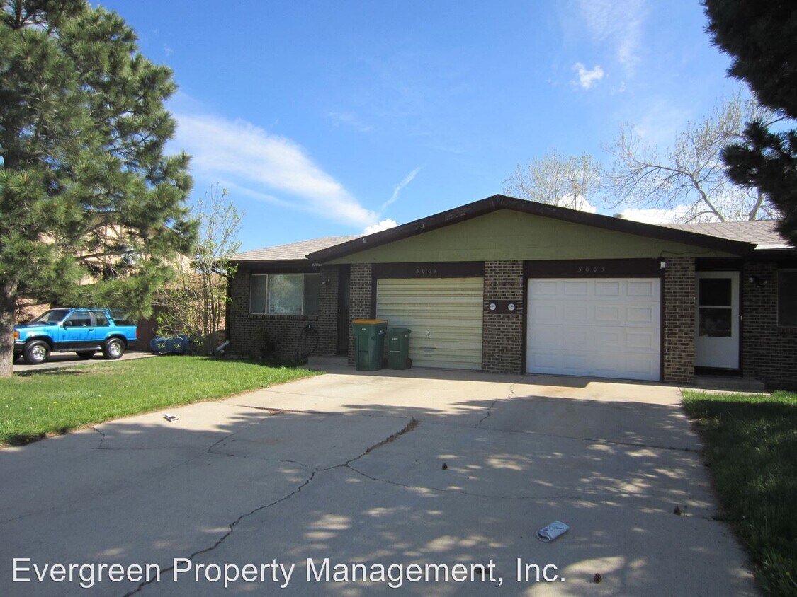 Primary Photo - 3003-3003 Sumac St
